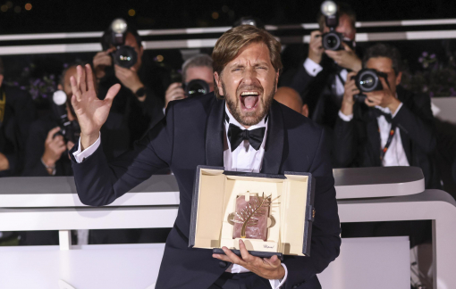Cannes 2022: “Triangle of Sadness” thắng Cành cọ vàng