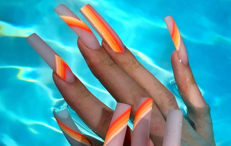 12 mẫu nail giúp bạn nổi bần bật mùa hè này