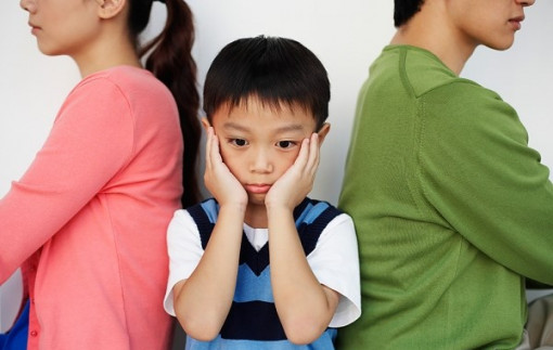Thật khó để nói với con những điều tốt đẹp về người cha phản bội của chúng