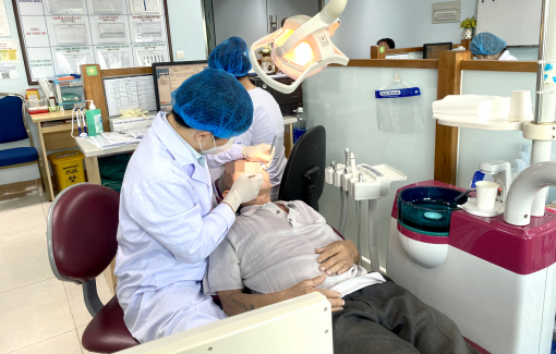 Nhiều biến chứng chỉnh nha do hoãn tái khám
