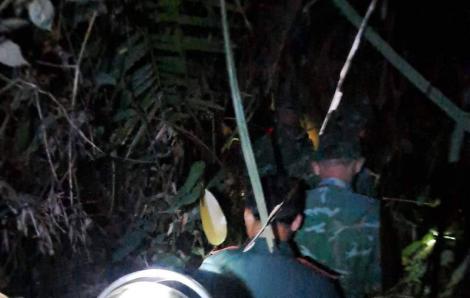 Trắng đêm băng rừng tìm sinh viên bị lạc ở rừng Bắc Hải Vân