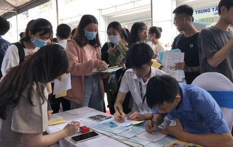 Làm gì có chuyện "việc nhẹ lương cao"