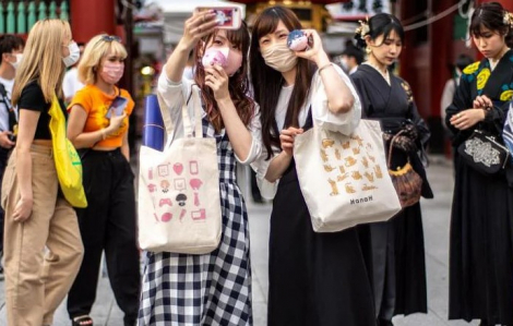Nhật Bản sẽ trục xuất du khách nếu không mang khẩu trang