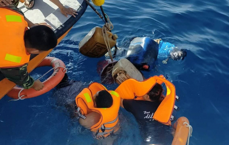 Tàu hàng tông tàu cá khiến 3 người chết: Do đêm tối nên không dừng lại cứu vớt
