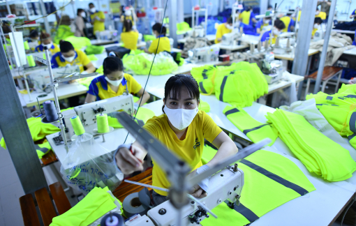 11% công nhân thường phải vay tiền để chi tiêu