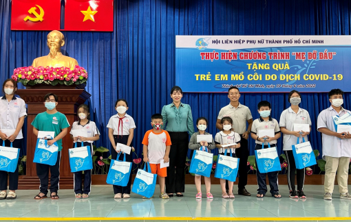 Trao học bổng cho 50 trẻ mồ côi