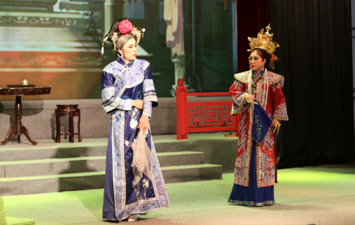 NSƯT Hoài Linh tái xuất sân khấu cải lương, diễn đến đâu khán giả cười đến đó