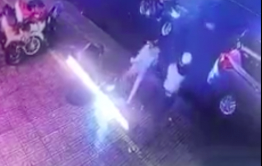 Thanh niên nghi dùng súng đe dọa người đi đường ở TPHCM