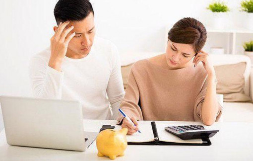 Chồng muốn lấy hết tiền dự phòng để làm ăn khiến tôi rất bất an