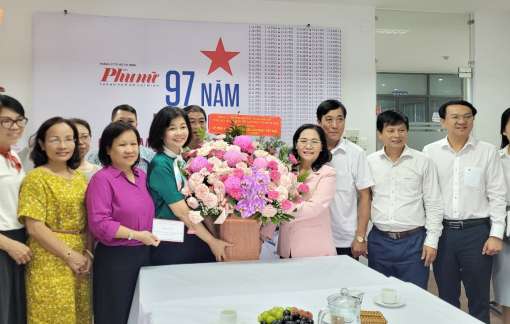 Lãnh đạo TPHCM thăm, chúc mừng Báo Phụ Nữ TPHCM
