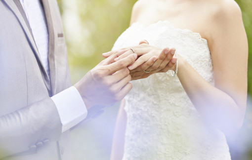 Có nên đợi bạn trai trả hết món nợ 300 triệu của anh ấy, rồi mới tính chuyện cưới xin?