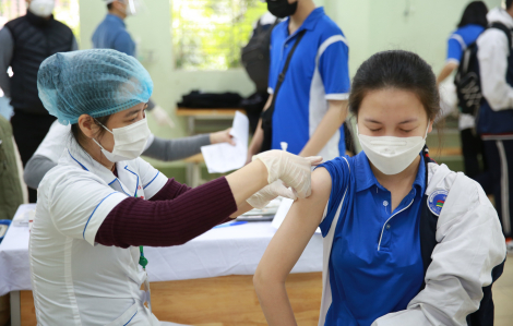 4 địa phương xin chuyển vắc xin do không dùng hết, Bộ Y tế yêu cầu tiếp tục tiêm