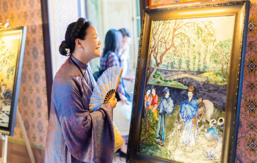 Tranh Kiều bằng pháp lam lần đầu tiên ra mắt tại Festival Huế 2022