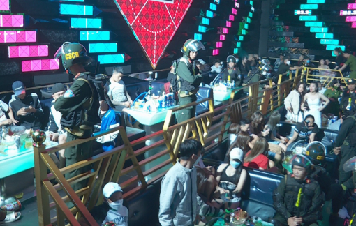 Đột kích 2 quán bar ở TP. Buôn Ma Thuột, phát hiện đối tượng mang theo súng và đạn