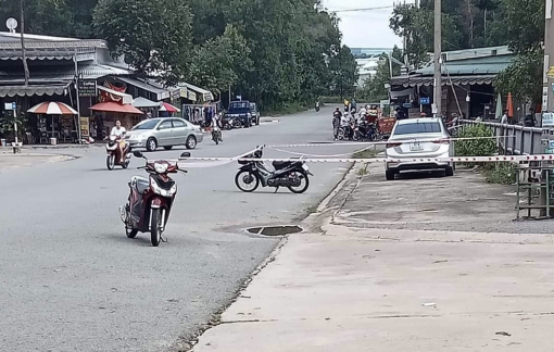 Thi thể bé trai khoảng 1 tháng tuổi trôi trên kênh