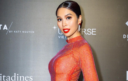 Nhà thiết kế xin lỗi vụ áo dài lộ ngực của siêu mẫu Hà Anh