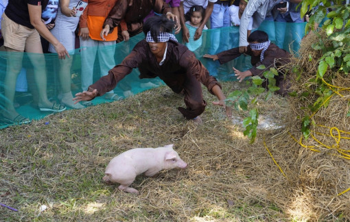 Cười nghiêng ngả với những trò chơi dân gian ở Festival Huế 2022