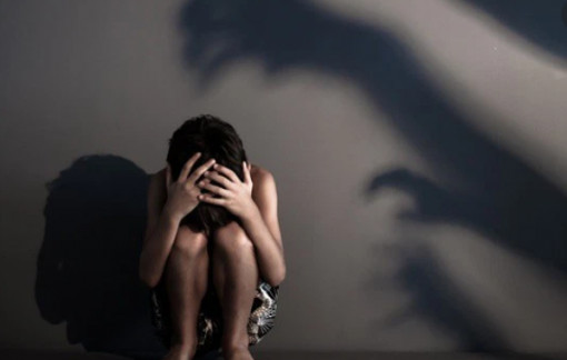 Sờ soạng trẻ em xử tội gì?