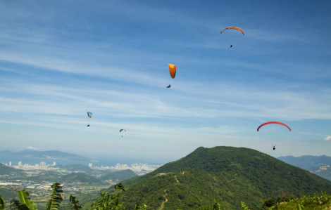 80 phi công bay lượn như chim trên bầu trời Nha Trang