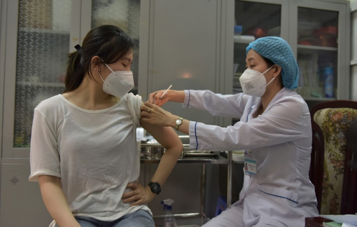 Bộ Y tế đề nghị 9 bộ, ngành phát động chiến dịch tiêm vắc xin mũi 4 trong tháng 7
