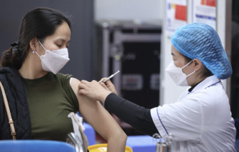 Hơn 400.000 người tiêm vắc xin COVID-19 trong 1 ngày