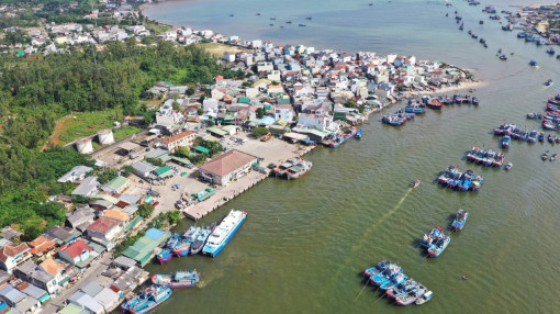 Khách phải trả thêm cước phí khi ra đảo Lý Sơn