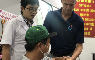 Thay khớp vai đảo ngược mang lại hy vọng cho bệnh nhân lớn tuổi tại Việt Nam