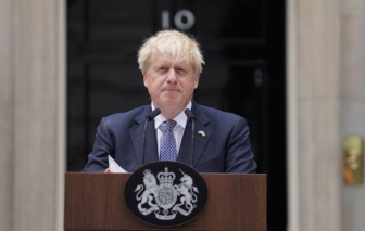 3 năm tại nhiệm, thủ tướng Anh mất dần lòng tin từ đồng đội và công chúng