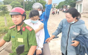 Nữ sinh ở Hà Tĩnh vừa thi tốt nghiệp vừa truyền nước