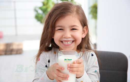 Có nên bổ sung nguồn sữa non từ bên ngoài cho trẻ?
