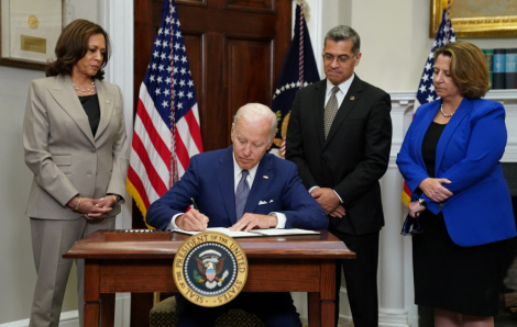 Tổng thống Biden ký sắc lệnh bảo vệ quyền phá thai, tuyên bố Tòa án Tối cao mất kiểm soát