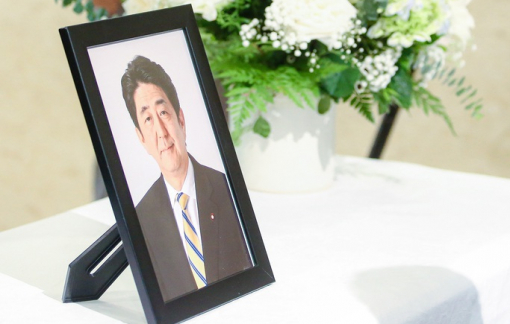 Lãnh đạo Việt Nam tưởng niệm cố Thủ tướng Nhật Bản Shinzo Abe