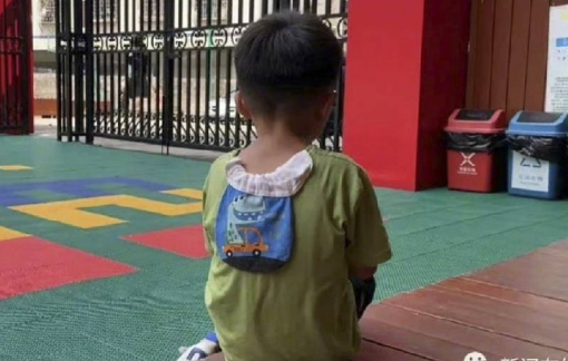 Người cha bỏ con nhỏ ở trường sau khi biết cậu bé không phải là con mình