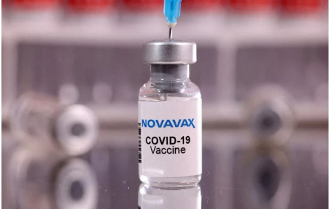 FDA cho phép tiêm vắc xin Novavax cho người lớn