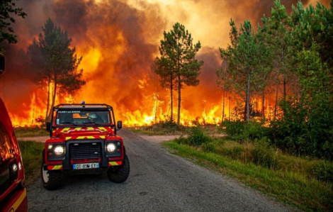 Cháy rừng kinh hoàng ở Tây Nam châu Âu