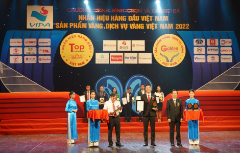 Dai-ichi Life Việt Nam vinh dự được trao giải thưởng “Top 10 Dịch vụ vàng Việt Nam 2022”