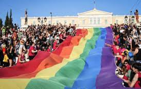 Hy Lạp cấm phẫu thuật “sửa giới tính” cho trẻ liên giới tính