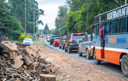 21 người thiệt mạng trong vụ xe buýt lao khỏi cầu ở Kenya