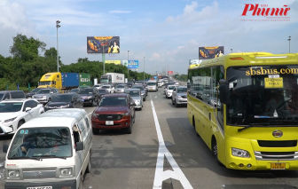 Clip: Kẹt xe trên cao tốc TPHCM - Long Thành - Dầu Giây vì thu phí không dừng
