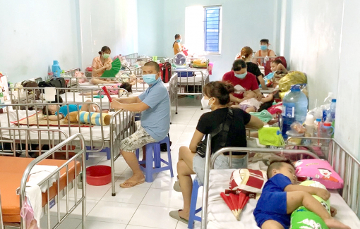 Công trình y tế ì ạch, gây khó cho bác sĩ lẫn bệnh nhân