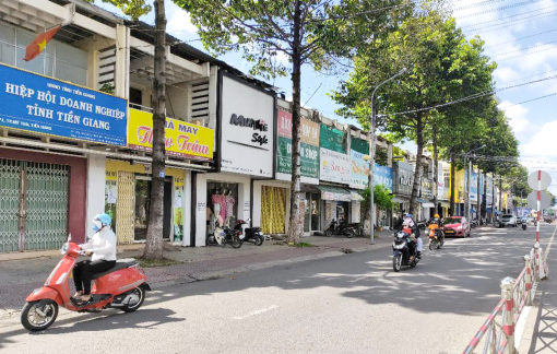 Thuê nhà công vụ không chịu trả, tỉnh cũng không quyết đòi!?