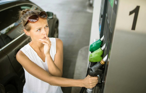 Giá xăng dầu giảm nhưng sao giá sinh hoạt vẫn rất cao?