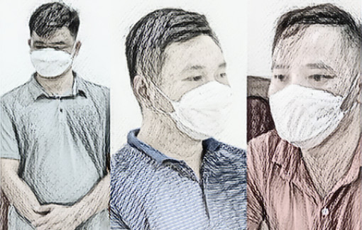 Bắt quả tang 3 phóng viên đang nhận tiền từ người dân