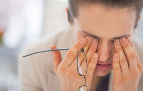 Bỗng dưng mờ mắt có thể là dấu hiệu của nhiều bệnh lý nguy hiểm