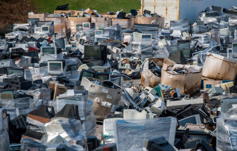 Hơn 18 triệu trẻ em trên thế giới phải xử lý rác thải điện tử độc hại