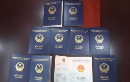 Tây Ban Nha cũng chưa chấp nhận hộ chiếu mới của Việt Nam