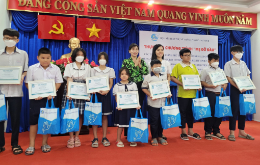 Tiếp tục kết nối, chăm lo cho trẻ mồ côi, khó khăn do dịch COVID-19