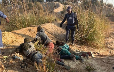 Cảnh sát Nam Phi bắt giữ hơn 120 người liên quan vụ cưỡng hiếp tập thể 8 người mẫu