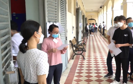 Sao nỡ để em lỡ một lần thi?
