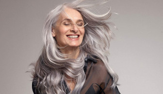 Bí quyết làm cho tóc bạc cũng có thể trở thành ưu điểm cho U50